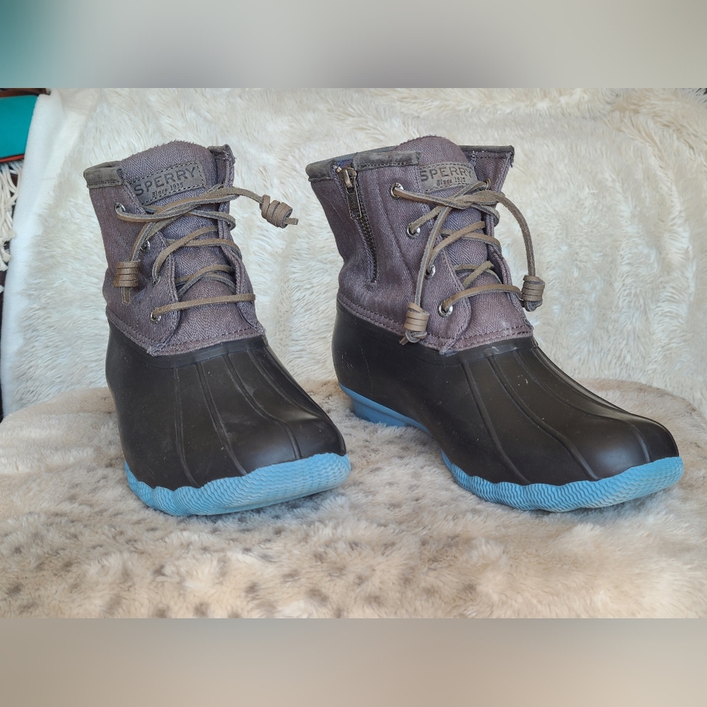 Sperry Duck Boots with Blue Soles - Picture 1 of 4